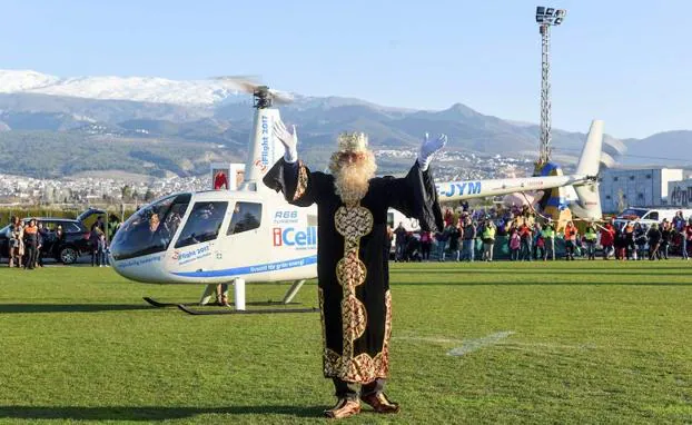 Gaspar llega a Armilla en helicóptero.