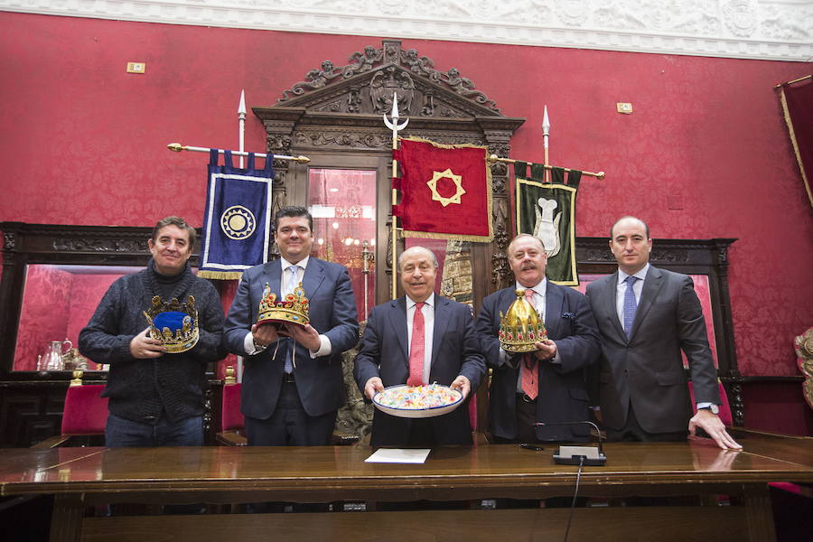 A unos días de que se cumplan 107 años de la primera cabalgata, hacemos un repaso de los granadinos ilustres que han encarnado a los Tres Reyes Magos de Oriente en Granada