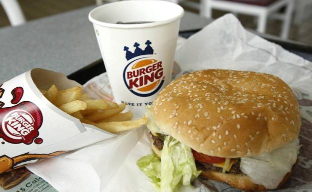 Una bandeja en un restaurante de Burger King. 