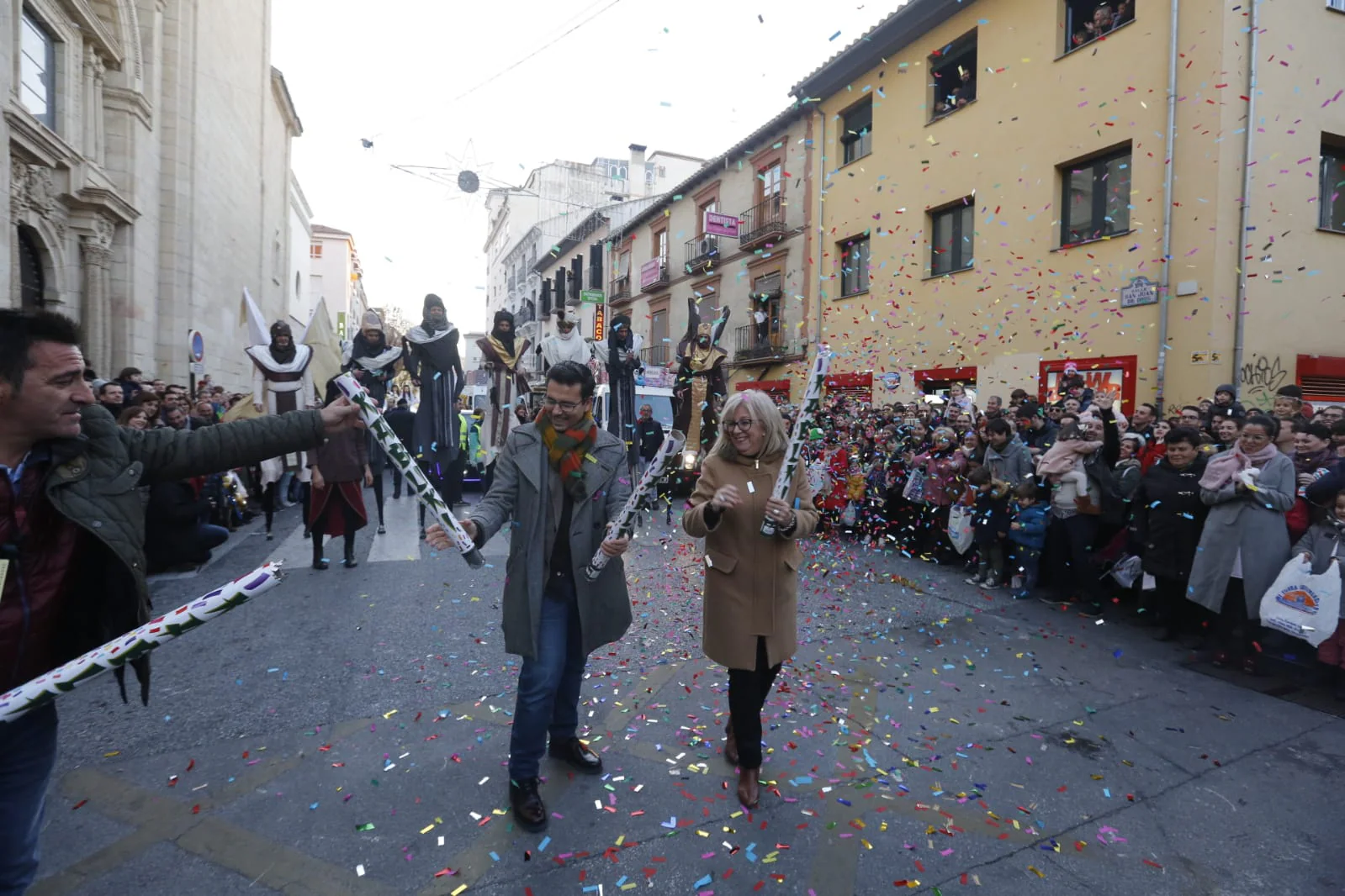 Fotos: La cabalgata de los Reyes Magos sale a las calles de Granada