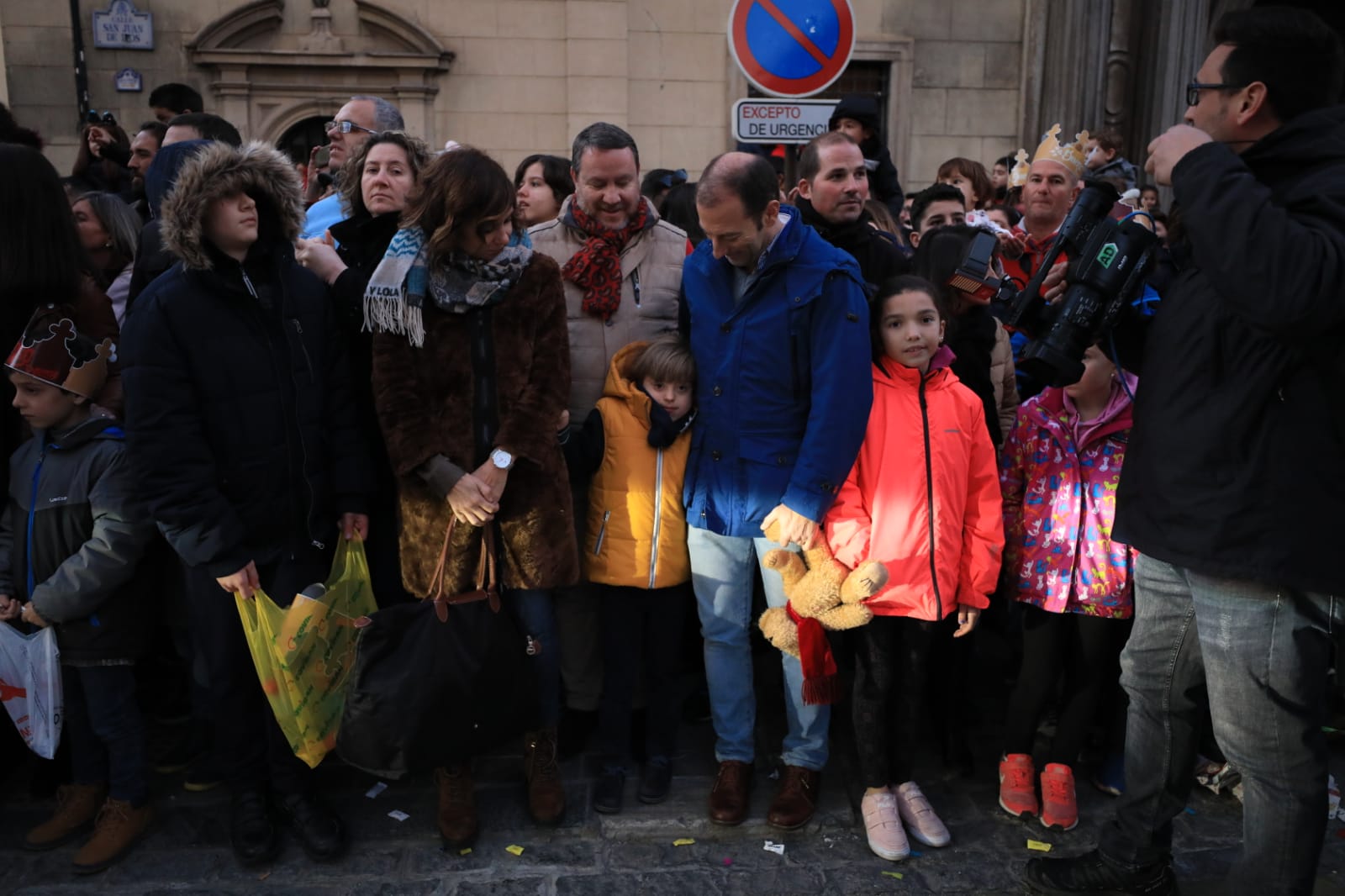 Desde los minutos previos al arranque hasta su llegada al Ayutamiento de Granada, aquí tienes todas las imágenes de la noche más mágica de la Navidad