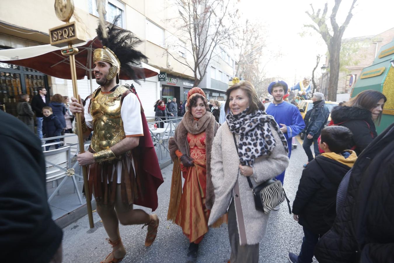 Fotos: La cabalgata de los Reyes Magos sale a las calles de Granada