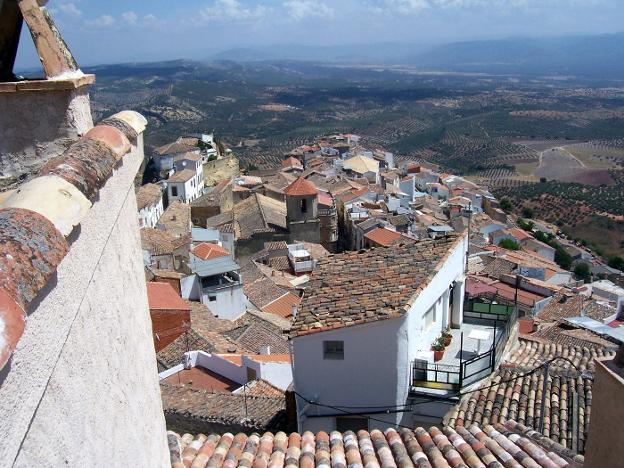 Vista general de Chiclana de Segura y del amplio territorio que se divisa desde la localidad. 