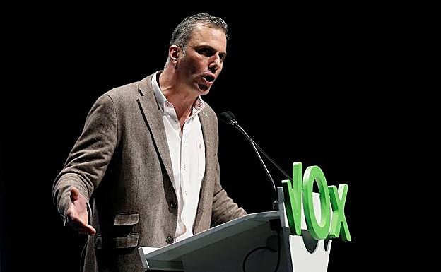 Vox apuesta por la continuidad de un gobierno PP-Cs y advierte de que «se acaba el cortijo de la izquierda en Andalucía»