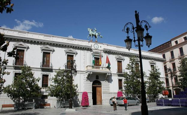 Empleo: El Ayuntamiento de Granada crea 7 plazas de funcionarios: estos son los requisitos