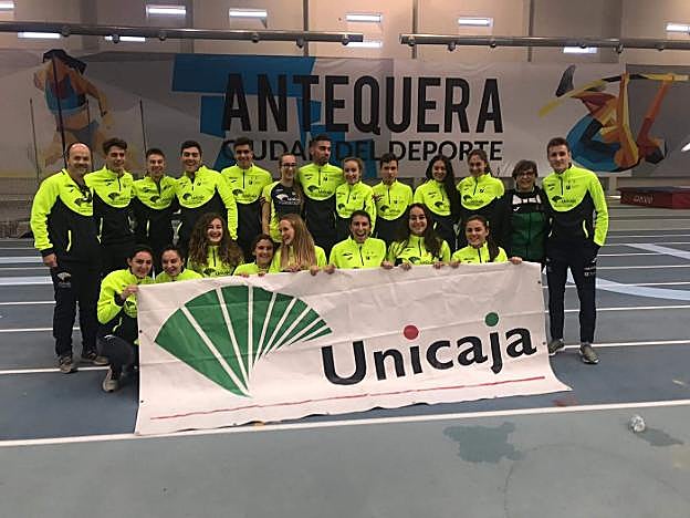 Los atletas de Unicaja que se desplazaron hasta Antequera. 