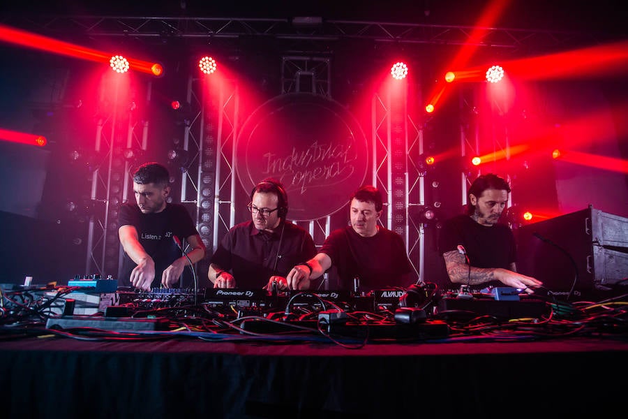 El conjunto formado por Oscar Mulero, Reeko y Exium logró cortal el cartel de no hay billetes