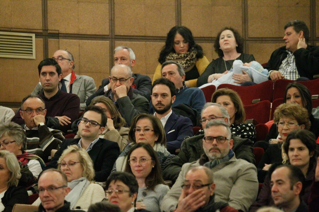 La UGR entrega los premios extraordinarios de doctorado a 36 hombres y mujeres que ahora trabajan en universidades de España y el extranjero