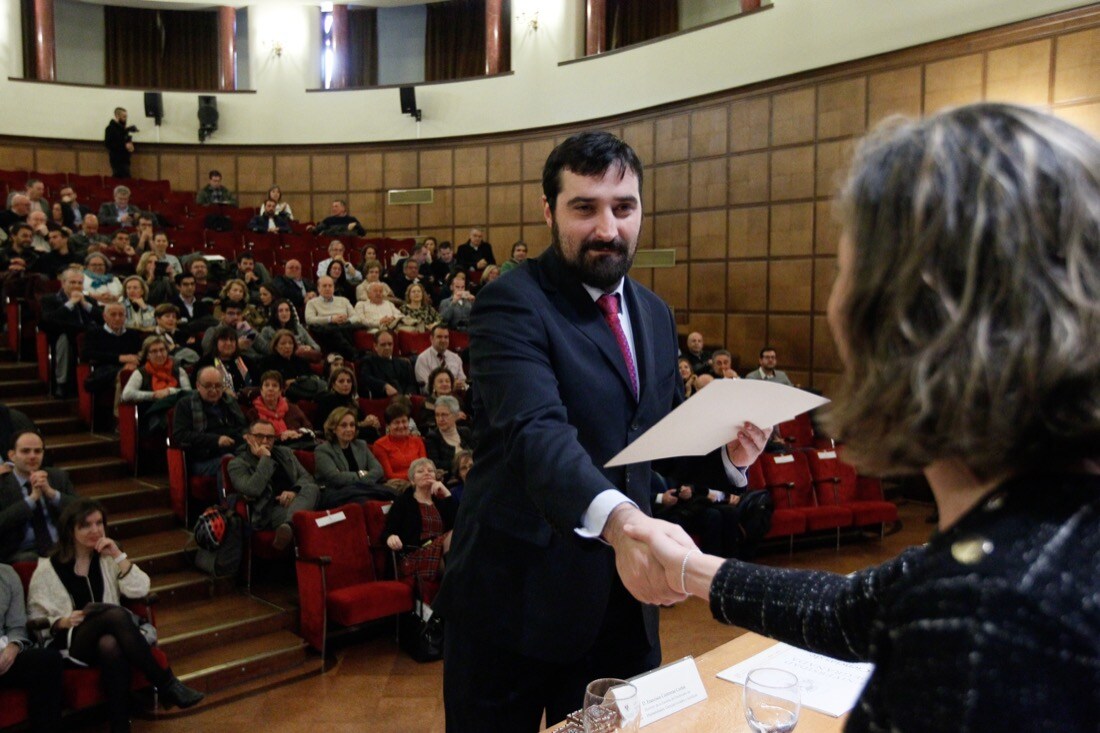 La UGR entrega los premios extraordinarios de doctorado a 36 hombres y mujeres que ahora trabajan en universidades de España y el extranjero