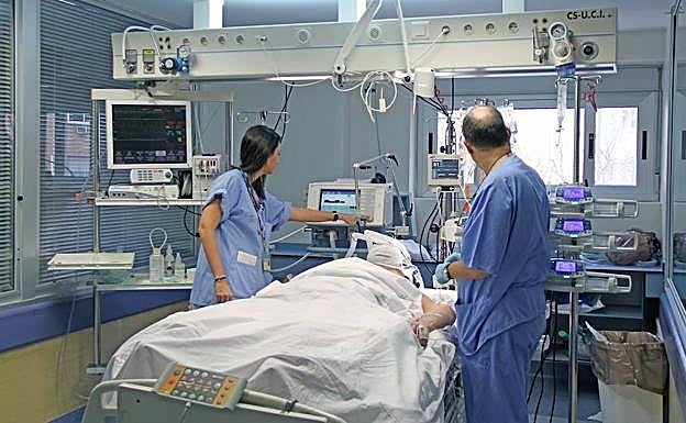 Esto es lo que cobrarían los médicos y profesores andaluces con la equiparación salarial