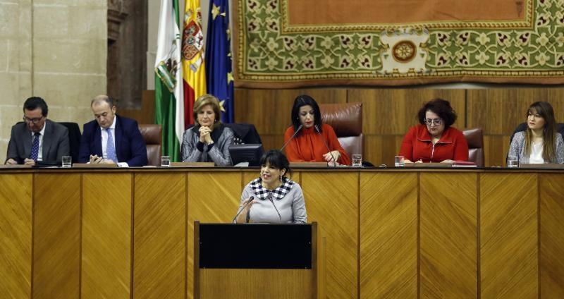 Junma Moreno responde a las intervenciones e los partidos con representación parlamentaria