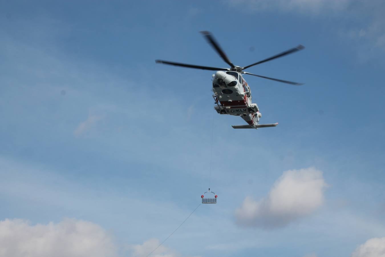 Junto a Salvamento Marítimo efectúa el primer test en Almería de un supuesto auxilio a un inmigrante caído al mar