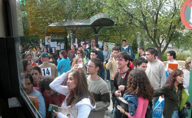 Oposiciones a la UGR el domingo: refuerzan la línea 8 de autobuses para acceder al Campus de Cartuja