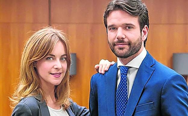 Alba Rivas y Jon Arias son Julia y Jorge en la nueva ficción de La 1. 