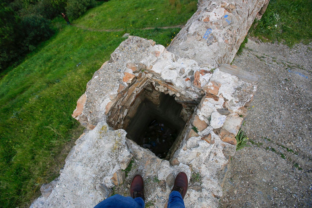 En la provincia hay contabilizados 102 expedientes con propuesta de sanción para los propietarios de pozos ilegales: 96 leves, cuatro menos graves y dos graves. Los graves conllevan sanciones que oscilan entre el medio millón de euros y el millón