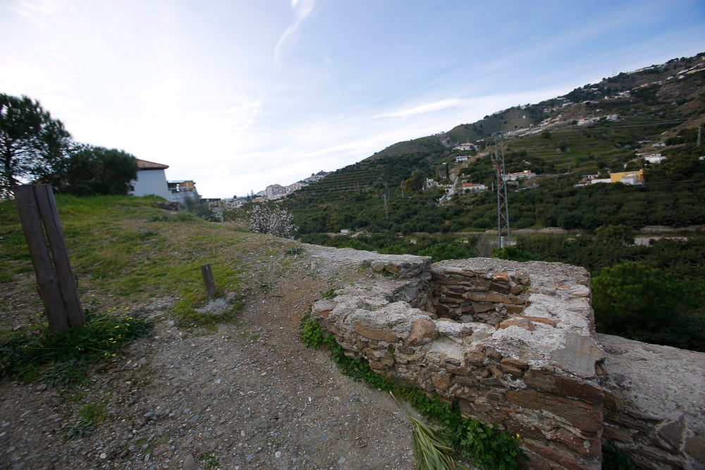 En la provincia hay contabilizados 102 expedientes con propuesta de sanción para los propietarios de pozos ilegales: 96 leves, cuatro menos graves y dos graves. Los graves conllevan sanciones que oscilan entre el medio millón de euros y el millón