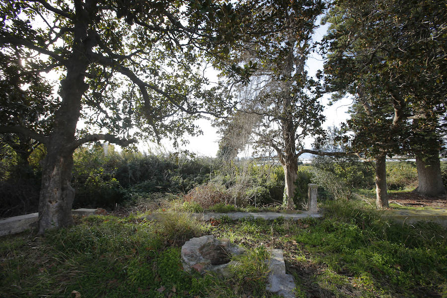 En la provincia hay contabilizados 102 expedientes con propuesta de sanción para los propietarios de pozos ilegales: 96 leves, cuatro menos graves y dos graves. Los graves conllevan sanciones que oscilan entre el medio millón de euros y el millón