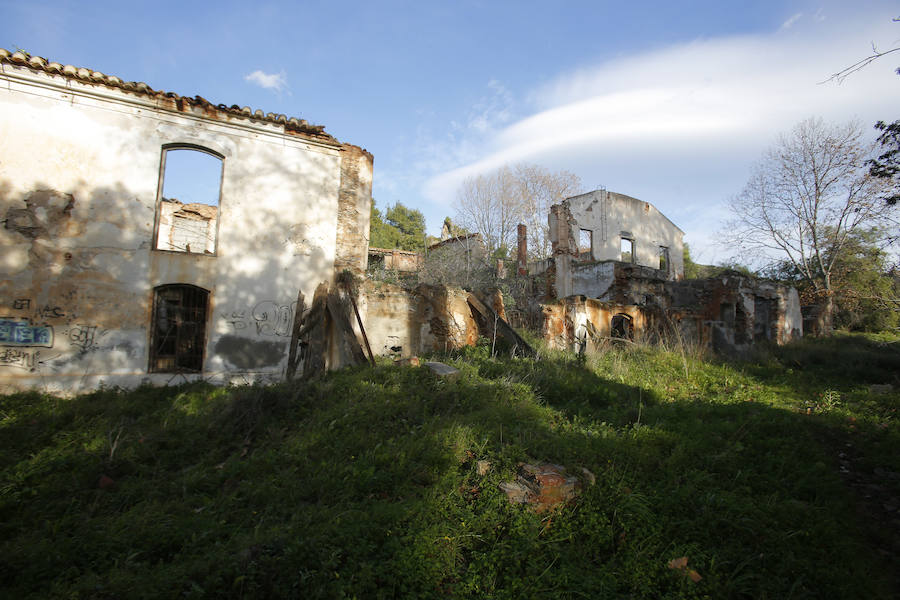 En la provincia hay contabilizados 102 expedientes con propuesta de sanción para los propietarios de pozos ilegales: 96 leves, cuatro menos graves y dos graves. Los graves conllevan sanciones que oscilan entre el medio millón de euros y el millón