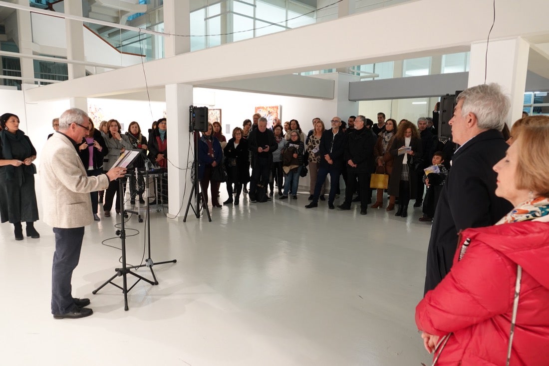 La Biblioteca de Andalucía acoge la exposición 'Palabras más allá del liezo', en la que tres pintores interpretan los textos de trece poetas andaluces de reconocido prestigio