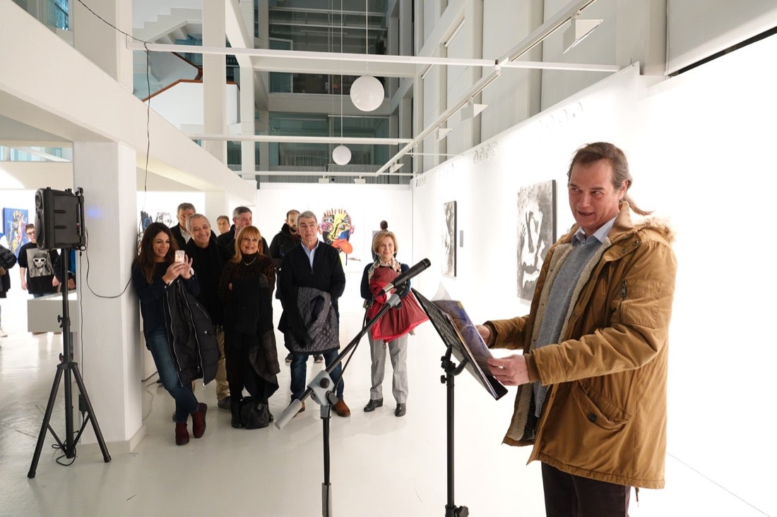 La Biblioteca de Andalucía acoge la exposición 'Palabras más allá del liezo', en la que tres pintores interpretan los textos de trece poetas andaluces de reconocido prestigio