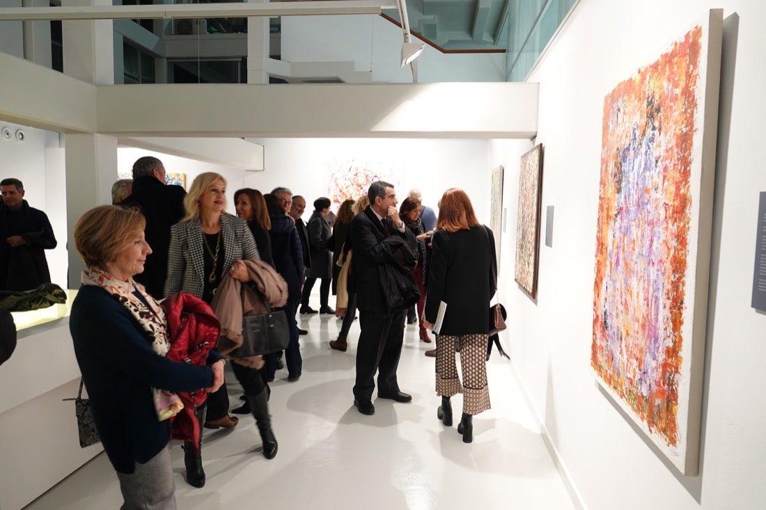 La Biblioteca de Andalucía acoge la exposición 'Palabras más allá del liezo', en la que tres pintores interpretan los textos de trece poetas andaluces de reconocido prestigio