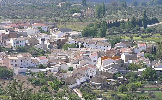 La Diputación acondicionará la totalidad de la carretera de acceso a la población de Arbuniel desde la A-44