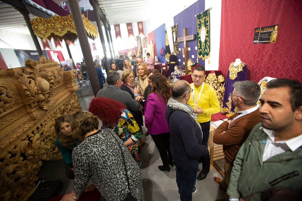 La histórica procesión Magna que sacó todos los pasos de la Semana Santa de Motril a la calle en octubre de 2017 marcó el camino y la Agrupación de Hermandades y Cofradías de Motril ha vuelto a demostrar todo lo que es capaz de hacer para reivindicar la grandeza de la Semana Mayor motrileña con 'Feriarco'