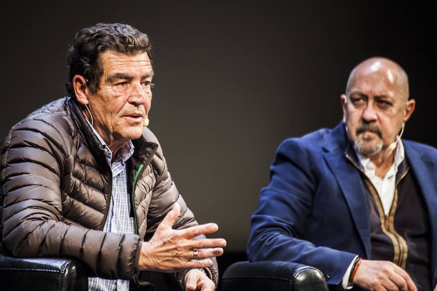 Emilio Calatayud ofreció ayer una conferencia en el Auditorio organizada por la Escuela de Padres de IDEAL