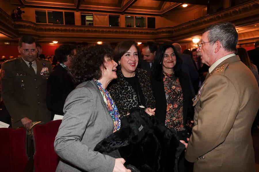 Fotos: El Ayuntamiento de Granada entrega sus honores y distinciones con la educación, la ciencia y la cultura como protagonistas