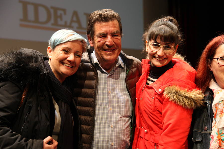 Emilio Calatayud ofreció ayer una conferencia en el Auditorio organizada por la Escuela de Padres de IDEAL
