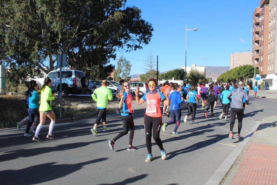 Alrededor de 4.700 corredores han tomado la salida en una mañana muy fría