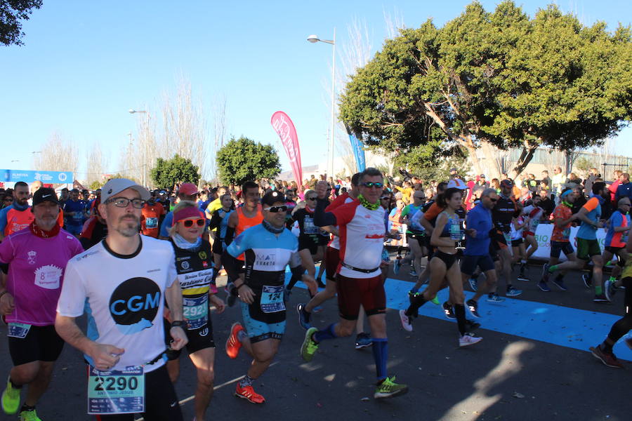 Alrededor de 4.700 corredores han tomado la salida en una mañana muy fría