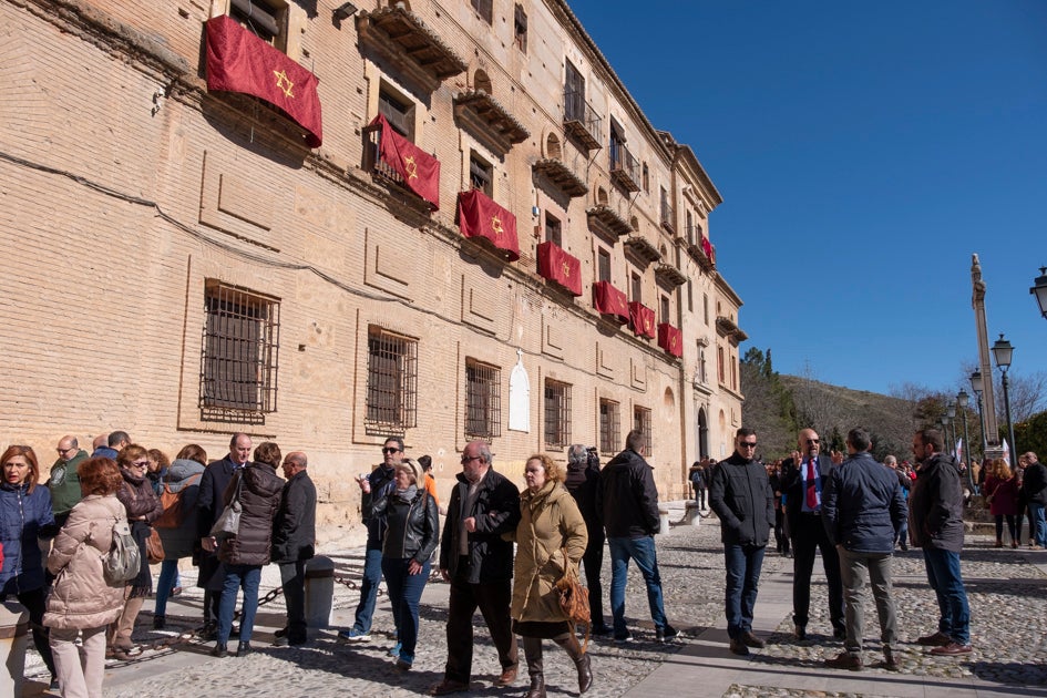 La celebración del patrón de Granada ha estado este año marcada por las alertas de nieve y frío de la Aemet