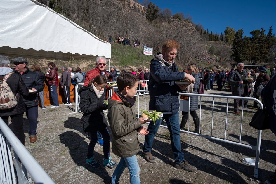 La celebración del patrón de Granada ha estado este año marcada por las alertas de nieve y frío de la Aemet