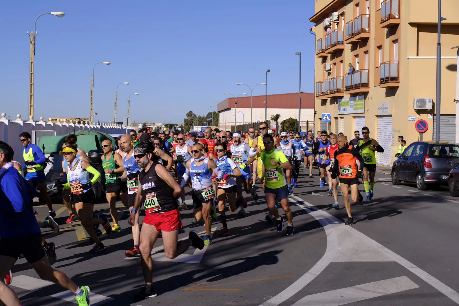 Armilla volvió a abrir una nueva edición del circuito de carreras populares de Diputación con diez kilómetros en dos vueltas y 1.400 participantes