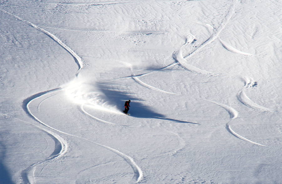 La estación de esquí ha abierto en la mañana de este domingo después de estar cerrada durante toda la jornada de este pasado sábado