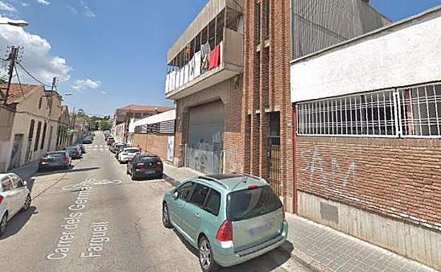 Nave industrial 'okupada' en Sabadell donde se produjo una violación múltiple. 