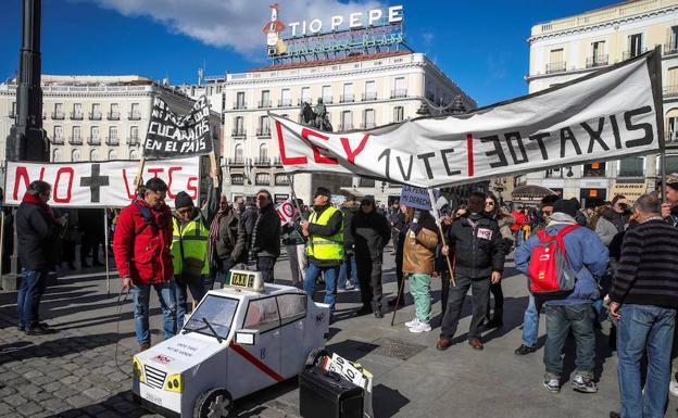 El taxi vota si desconvoca la huelga tras el 'no' de Madrid a su última propuesta