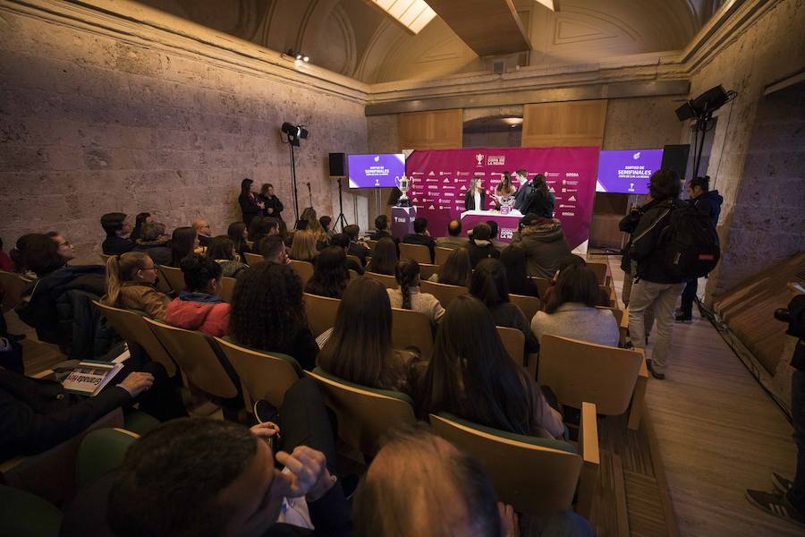 La final del torneo se jugará en el estadio de Los Cármenes de Granada el 11 de mayo y al trofeo aspiran Atlético de Madrid, Real Sociedad, Sevilla y Barcelona.