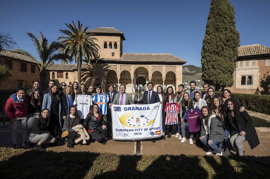 La final del torneo se jugará en el estadio de Los Cármenes de Granada el 11 de mayo y al trofeo aspiran Atlético de Madrid, Real Sociedad, Sevilla y Barcelona.