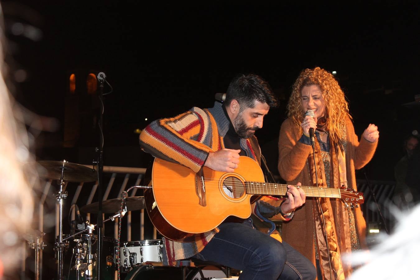 Siete bandas jienenses recordaron anoche el concierto de la banda londinense hace 50 años. El aforo se completó y mucha gente se quedó sin poder acceder