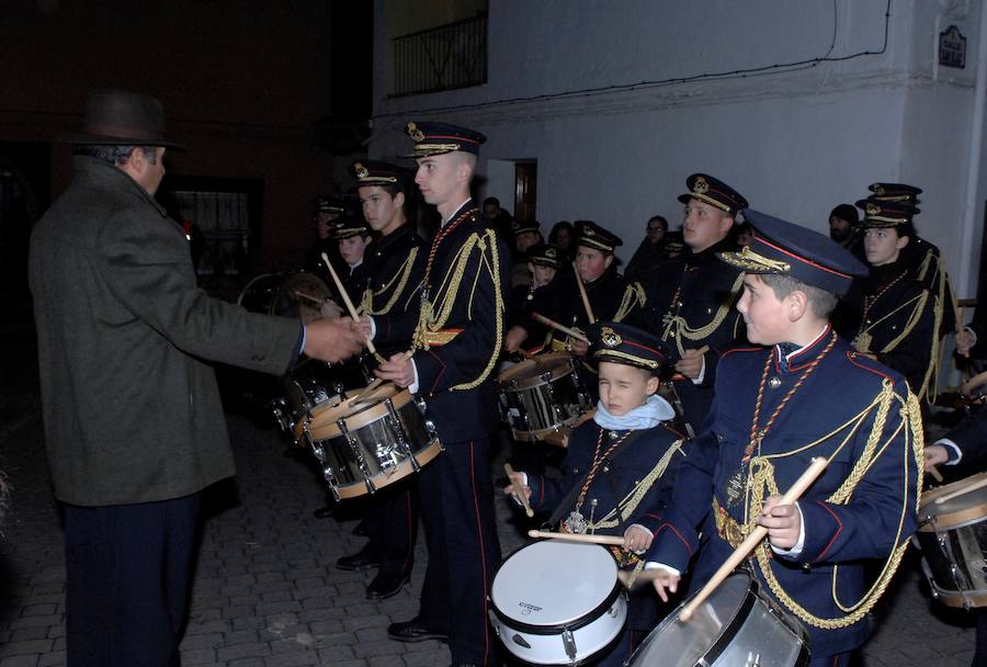 Cada vecino de este precioso pueblo del Valle de Lecrín guarda un lazo rojo bendecido y pasado por la imagen de San Blas para y en caso de enfermedad curar los males de garganta