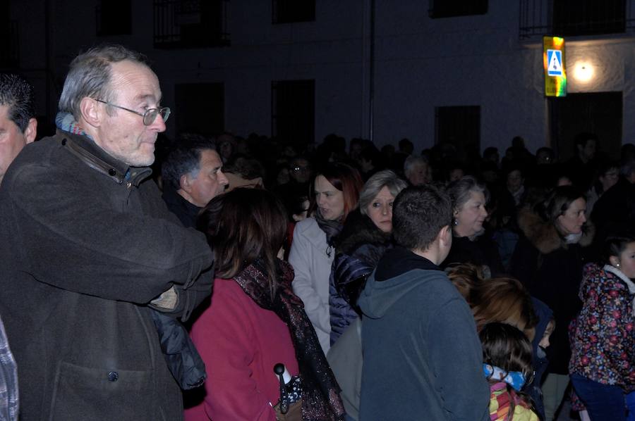 Cada vecino de este precioso pueblo del Valle de Lecrín guarda un lazo rojo bendecido y pasado por la imagen de San Blas para y en caso de enfermedad curar los males de garganta