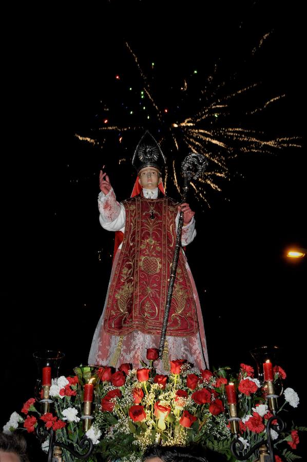 Cada vecino de este precioso pueblo del Valle de Lecrín guarda un lazo rojo bendecido y pasado por la imagen de San Blas para y en caso de enfermedad curar los males de garganta