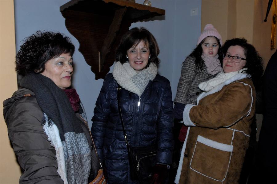 Cada vecino de este precioso pueblo del Valle de Lecrín guarda un lazo rojo bendecido y pasado por la imagen de San Blas para y en caso de enfermedad curar los males de garganta