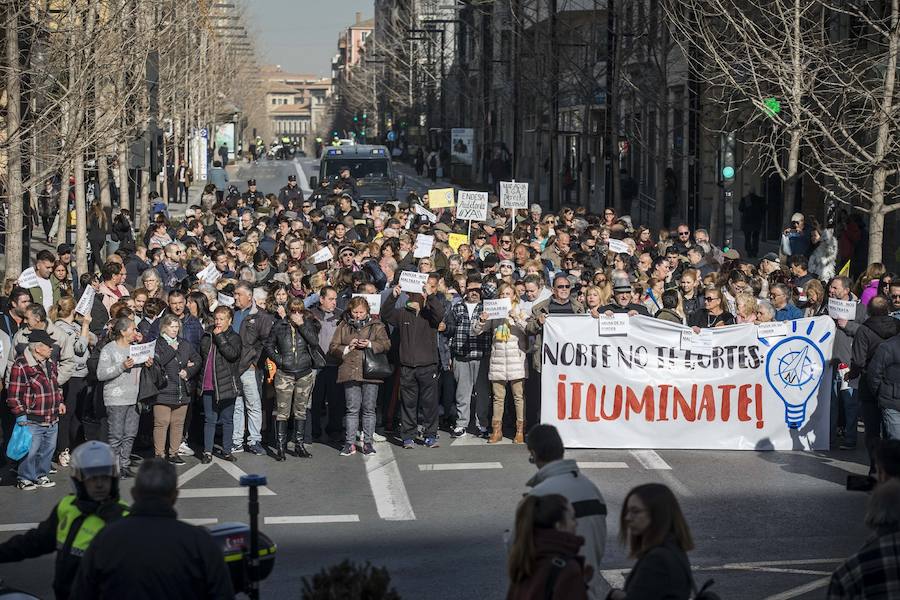Unos 600 vecinos piden a las instituciones y la responsable de la red eléctrica que pongan solución a los problemas de suministro que sufren desde finales de 2018