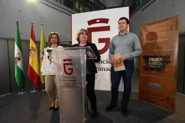 Ana Mª García, Ana Muñoz y José Morales, en la presentación. 