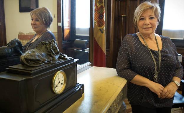 Celia Villalobos, durante una entrevista en su despacho del Congreso de los Diputados. 