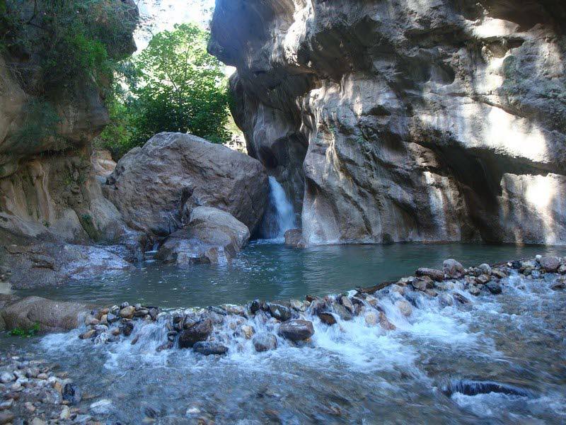 Pueblos blancos, castillos y fortalezas, parajes naturales y mucho más, a menos de dos horas de Granada capital