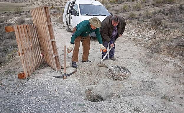Pozo sin señalizar en Ácula.